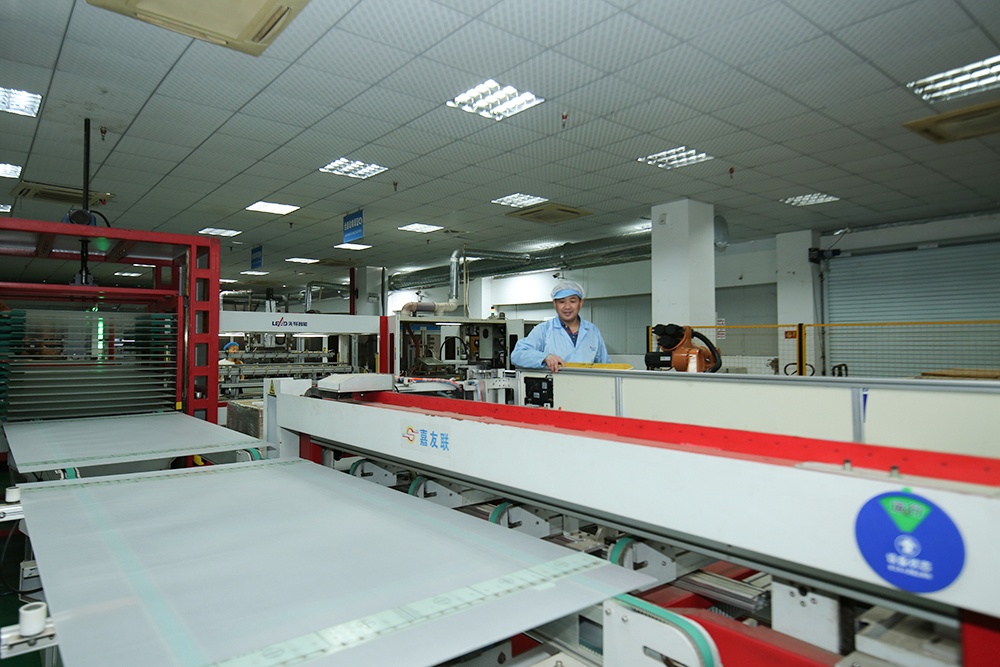 安装太阳能板是智商税还是明智投资？用数据算给你看