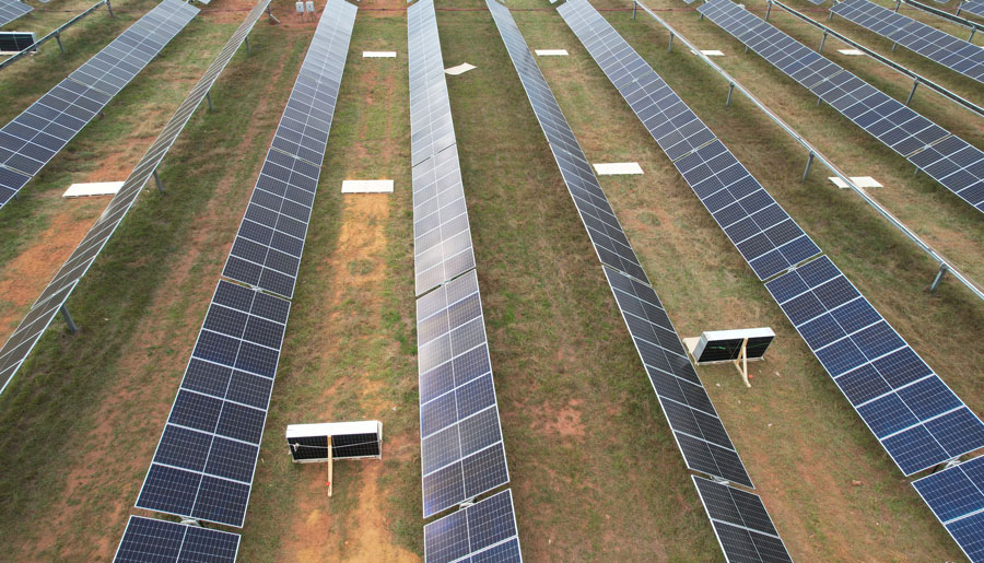 太阳能板能抗台风吗？结构强度与安装规范详解
