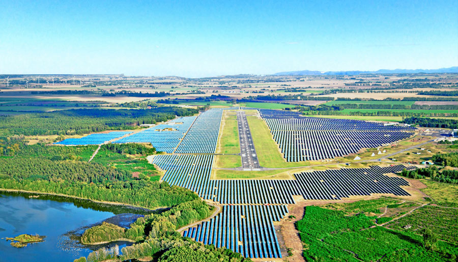 旧房换新能装太阳能板吗？改造步骤与注意事项